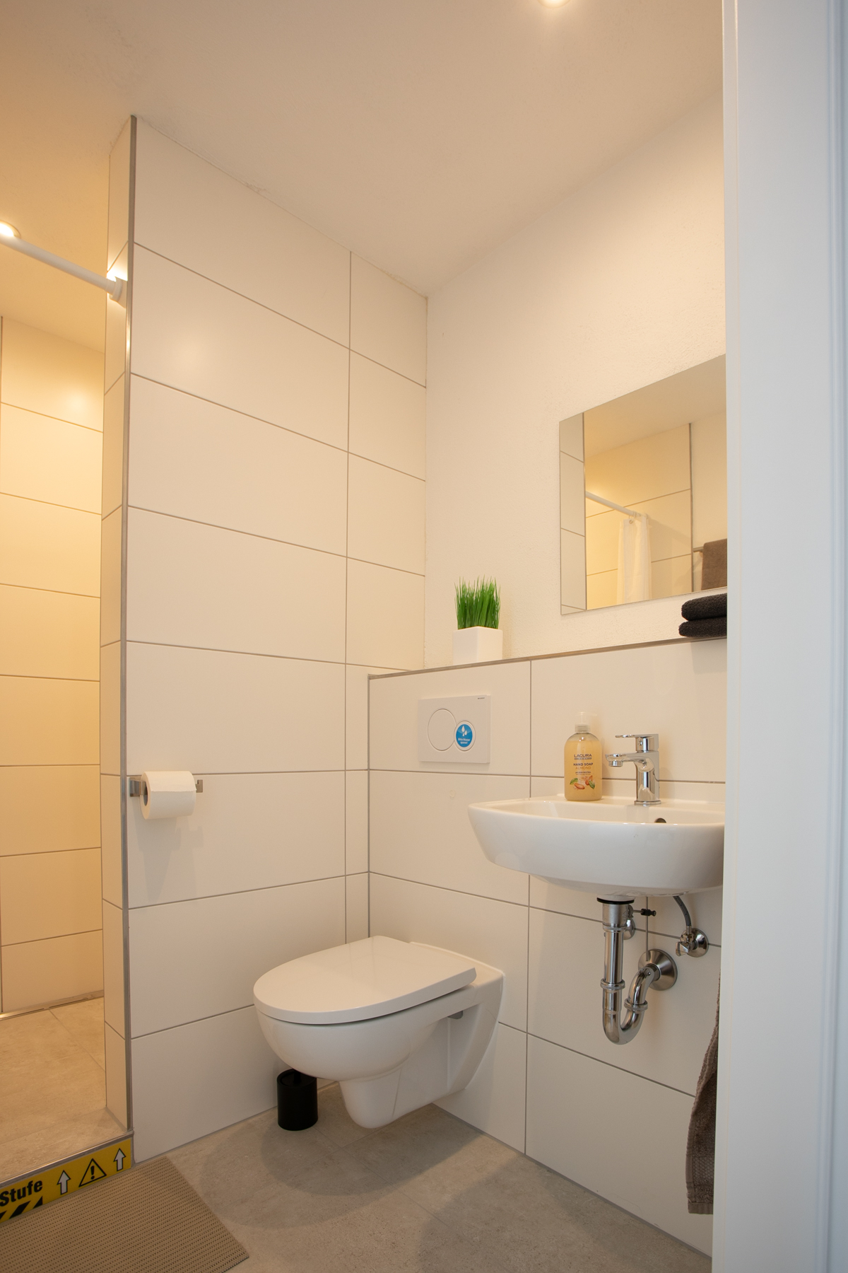 Einzelzimmer mit eigenem Bad und WC - Bild 3